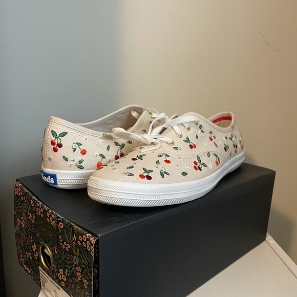 Keds x Rifle Paper Co Women's Beige Sneakers with Cherry Embroidery Sz 10 - Picture 2 of 3